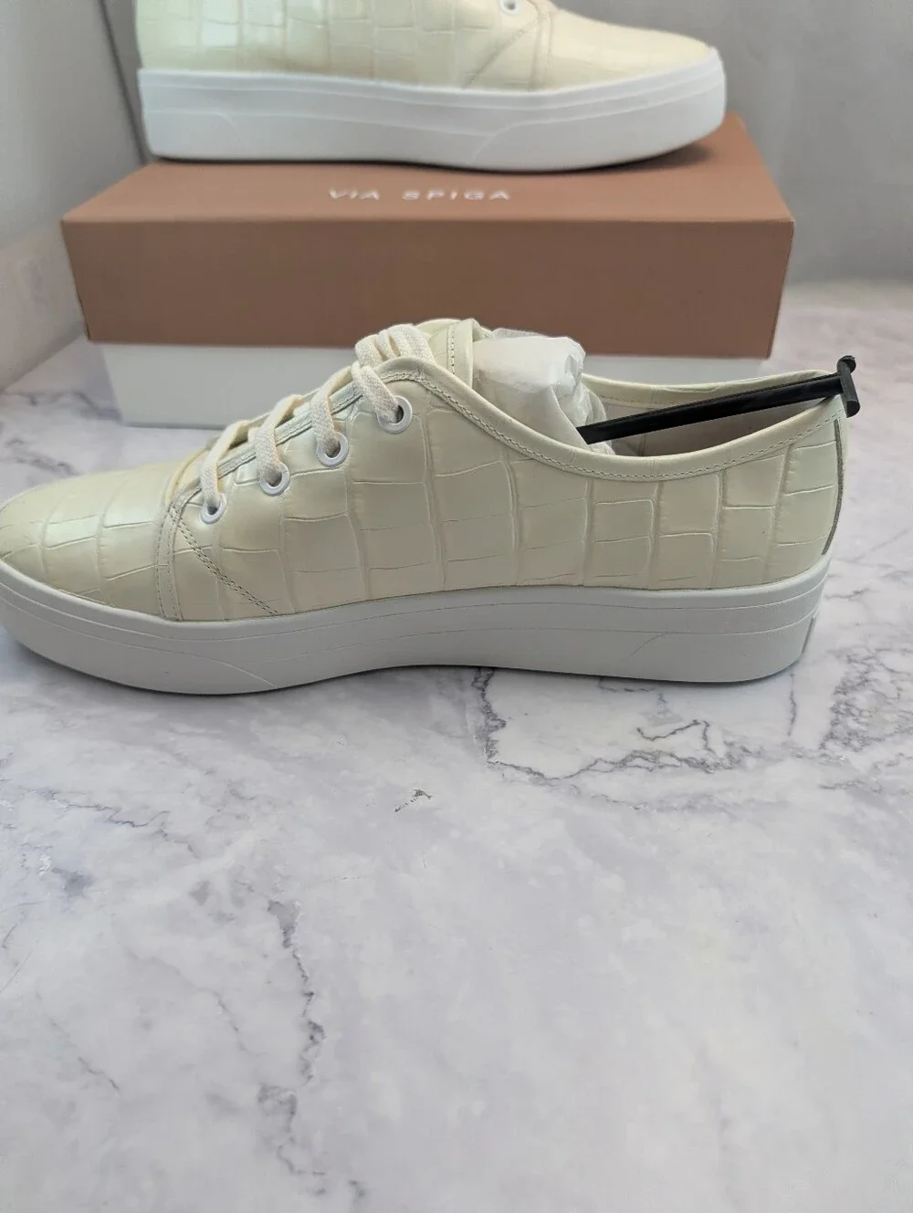 VIA SPIGA Womens Milk Ivory Croc Viola Platform Leather Athletic Sneakers Sz 10